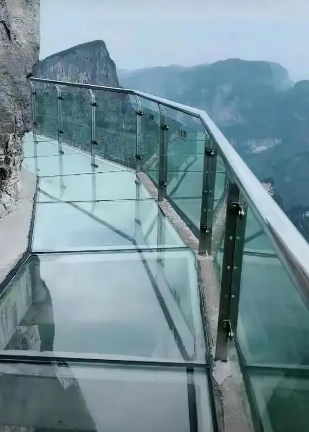 张家界跳崖死者皆为农村外出务工者,网友披露天门山3男1女跳崖自杀 张家界跳崖死者皆为农村外出务工者,网友披露天门山3男1女跳崖自杀