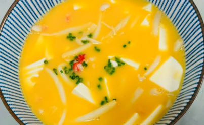 咸蛋黄鲜虾豆腐制作方法，推荐搭配米饭或粥