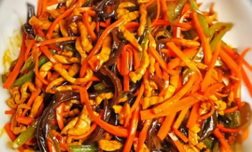 鱼香肉丝家庭版制作方法，配米饭绝佳