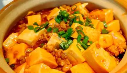 肉沫豆腐煲家常版制作方法，豆腐入口即化