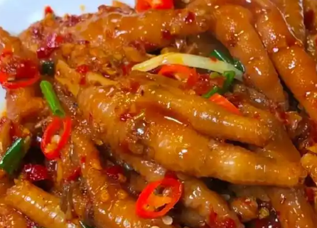 香辣鸡爪制作方法，推荐搭配米饭或当追剧零食