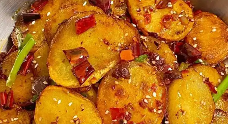 干锅土豆片🥔制作方法，麻辣鲜香，超级下饭