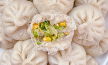西葫芦鸡蛋包子制作方法，推荐搭配一碗小米粥