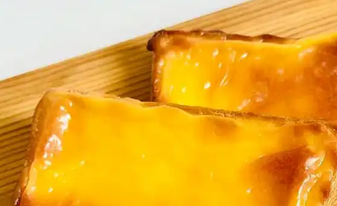 岩烧乳酪面包制作方法，推荐搭配一杯咖啡或牛奶