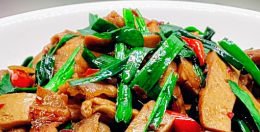 韭菜炒豆干制作方法，搭配米饭或粥都很美味