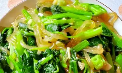 菠菜炒粉条制作方法，适合搭配米饭或粥