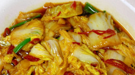 家常炒白菜制作方法，配米饭或馒头都很赞