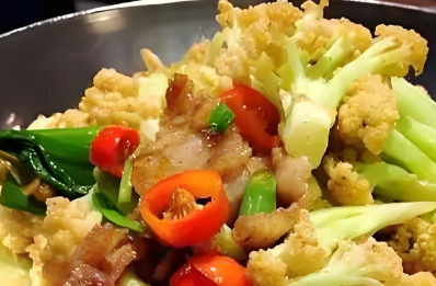 干锅花菜家庭版制作方法，香辣开胃的经典川湘菜
