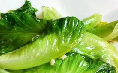 炒生菜制作方法，口感爽脆，适合搭配荤菜解腻
