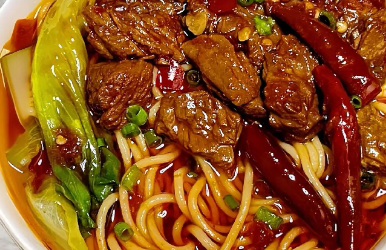 常德牛肉粉家庭版制作方法，以其鲜美的汤底著称