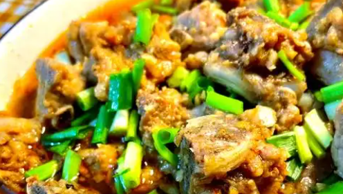 沙茶焗排骨制作方法，菜配米饭或拌面都极佳