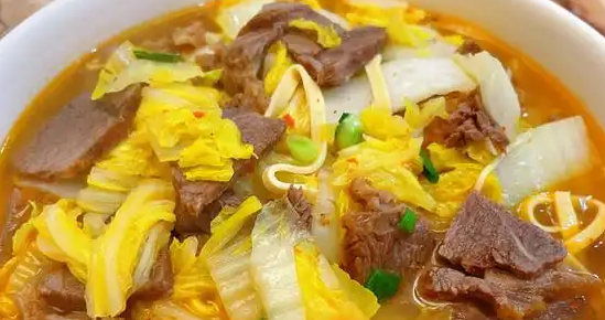大白菜烧牛肉制作方法，汤汁拌饭尤其美味