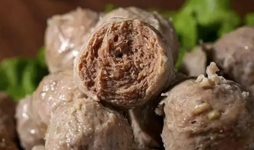 手工牛肉丸制作方法，口感弹牙、肉香浓郁