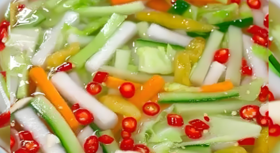 雪碧泡菜制作方法，口感清爽酸甜