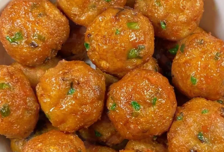 炸豆腐丸子制作方法，外酥里嫩、香气扑鼻