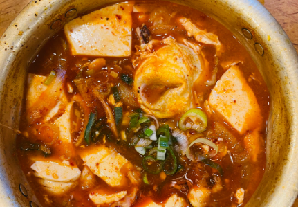 韩式泡菜汤饭制作方法，酸辣开胃的经典韩式料理