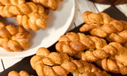 酥脆小麻花咸口制作方法，口感咸香酥松，层次分明