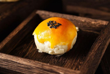 广式蛋黄酥制作方法，层层酥香的口感绝对让人回味