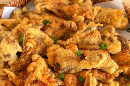 椒盐炸蘑菇制作方法，外壳金黄酥脆，内里鲜嫩多汁