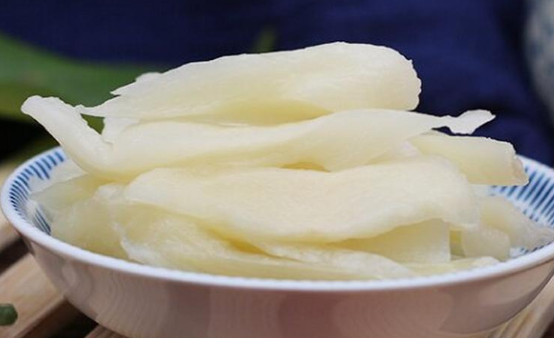 铜陵白姜制作方法，以其皮薄肉嫩、汁多渣少、香味浓郁而闻名