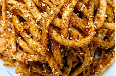 牛筋面辣条制作方法，口感劲道、香辣过瘾