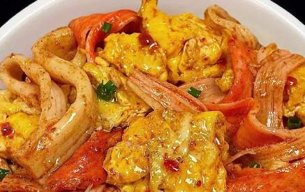 蟹柳鸡蛋制作方法，口感鲜嫩，适合早餐或快手菜