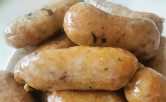 香菇鲜肉糯米肠制作方法，外皮Q弹，内馅咸香软糯