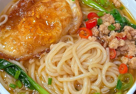 肉末鸡蛋汤米粉制作方法，汤鲜味美，米粉滑嫩
