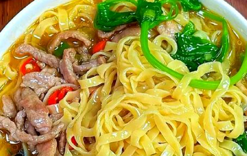 芹菜清汤面制作方法，适合搭配小菜或酱料食用
