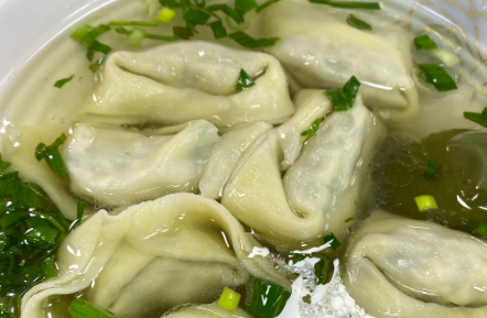 菜肉馄饨制作方法，皮薄馅鲜，汤清味美
