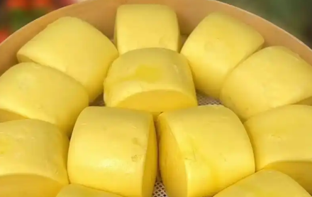 青菜玉米面小馒头制作方法，口感松软，营养丰富